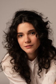 Photo of Alana Oliveira as Gi