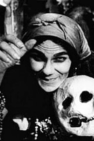 Photo of Eucaris Moraes as Velha Bruxa