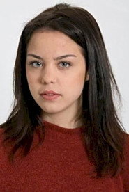 Photo of Fiona Hernout as Lorianne