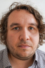 Photo of Robert Hofmann as Axel