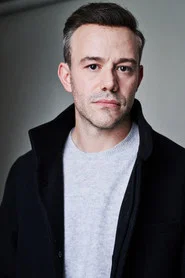 Photo of Oliver Devoti as Max