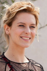 Photo of Elena Radonicich