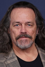 Photo of Jordan Heron as Sir Christopher Seton