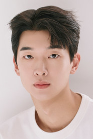 Photo of Kim E-jun as Oh Young-gwang