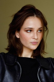 Photo of Lisa Vicari as Sarah