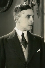 Photo of Paul Guidé as Chevalier de Lurbeck