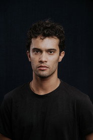 Photo of Lucas Toledo as Tiago