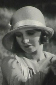 Photo of Véra Flory as La femme de chambre