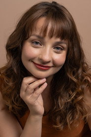 Photo of Mirella Queiroz as Dolores