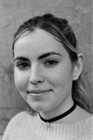 Photo of Emma Perelló as Hermana Nil