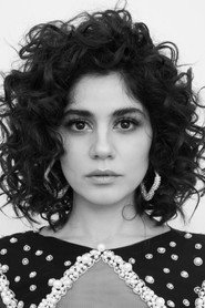Photo of Zeynep Çamcı as Yaren Uluçınar