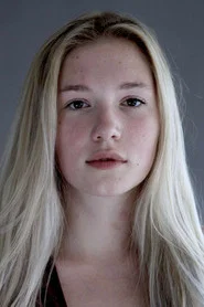 Photo of Sara Dhimitri as Isabella