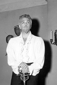 Photo of Richard Avonde as Count Carlo de Cresci
