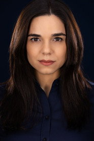 Photo of Lorna Pérez as The Gallerist