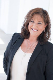 Photo of Sharon Nelson as Lanae