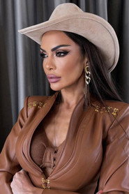 Photo of Liyana as Изабела