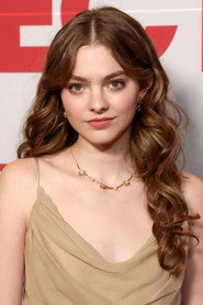 Photo of Isabel Myers as Chloe Halstead