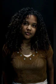 Photo of Beatriz Souza as Zoe
