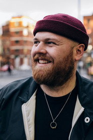 Photo of Tom Walker as Self