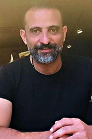 Photo of Ashraf Khalil as ادريس - جرسون الملهي