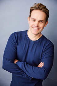 Photo of Troy Robert as Harry Barbeto