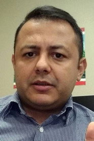 Photo of Andrés Arellanos as César