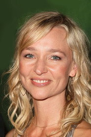 Photo of Kari Matchett as Sandra