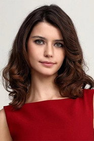 Photo of Beren Saat as Serin