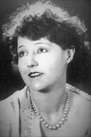 Photo of Iris Ashton as Amy Powellson