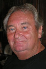 Photo of Richard Leblond as Oscar, le gérant de l'auberge
