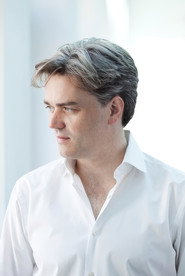 Photo of Edward Gardner as Conductor
