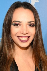 Photo of Anne Celestino as Alice Júnior