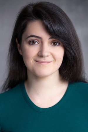 Photo of Sarah Coyne from the Latest Netflix gallery