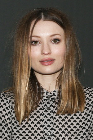 Emily Browning photo