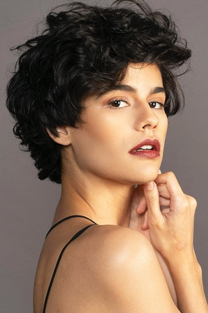 Arianne Botelho photo