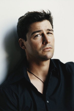 Kyle Chandler photo