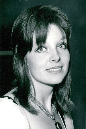 Anna Calder-Marshall photo