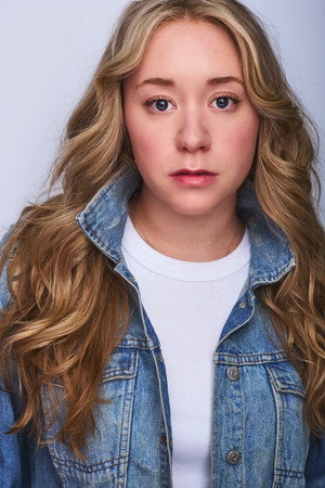 Photo of Bella Bonanno from the Latest Netflix gallery