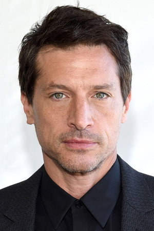 Simon Rex photo