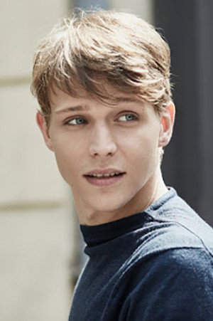 Photo of Merlin Rose from the Latest Netflix gallery
