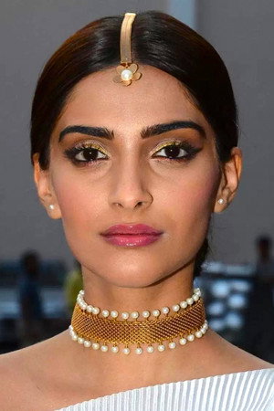 Sonam Kapoor Ahuja photo