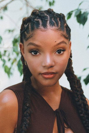 Halle Bailey photo
