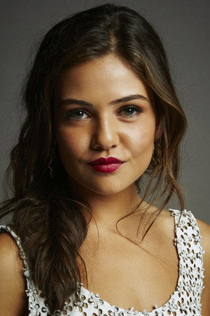 Danielle Campbell photo