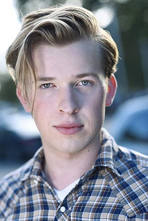 Photo of David Aaron Evans from the Latest Netflix gallery