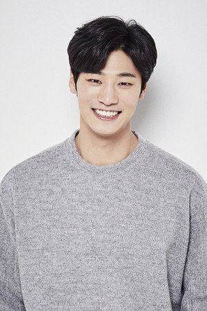 Photo of Yoo In-hyuk from the Latest Netflix gallery