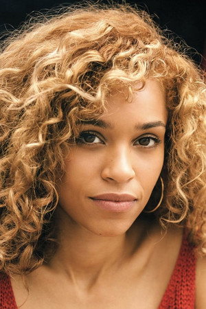 Photo of Izzy Bizu from the Latest Netflix gallery