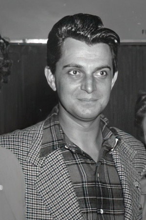 Photo of Paul Cambo from the Latest Netflix gallery