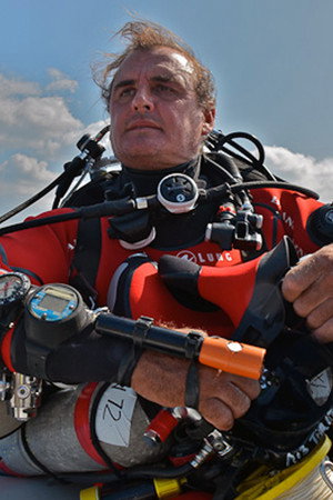Photo of Peter Timm from the Latest Netflix gallery
