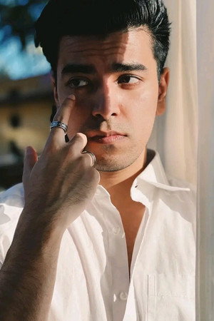 Photo of Salman Muqtadir from the Latest Netflix gallery