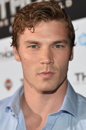 Derek Theler photo
